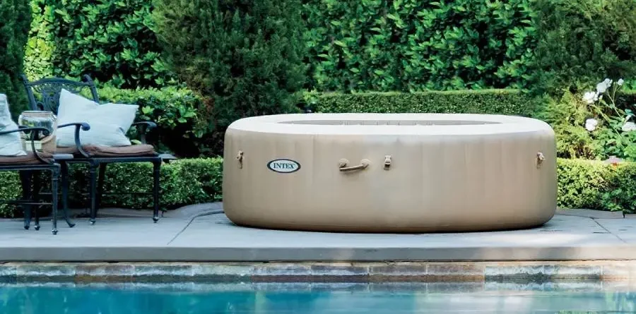 Nos conseils pour acheter un jacuzzi gonflable extérieur