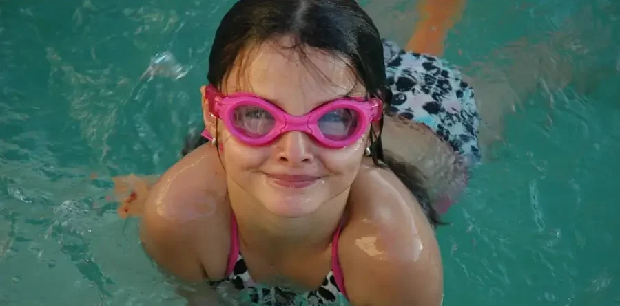 Apprendre la natation dans un spa de nage