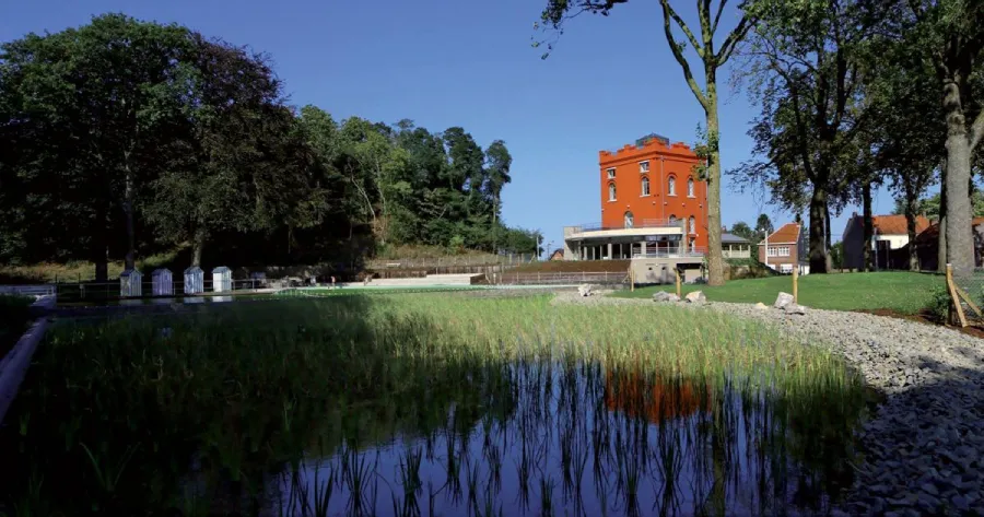 La filtration biologique de la piscine de Dour repose aussi les règles de baignade